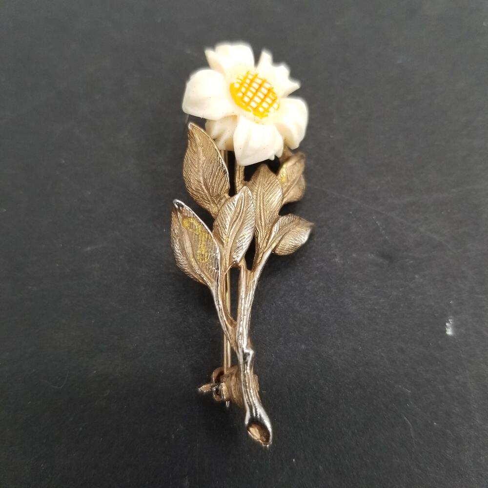 Vintage Golden Metal Painted Enamel Flower Floral Leaves Brooch Pin